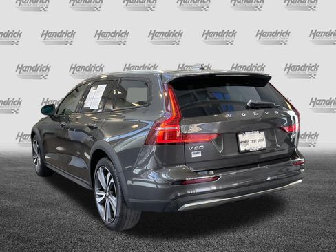 Certified 2025 Volvo V60 B5 Cross Country Plus AWD/4WD image 45