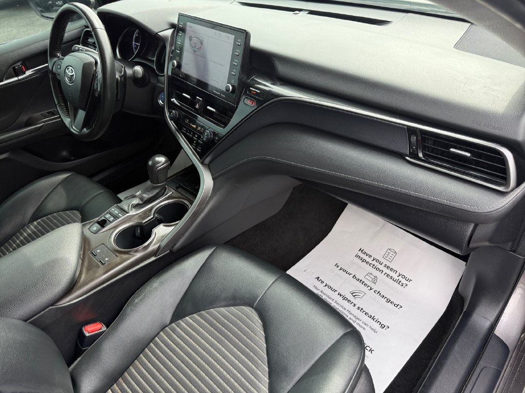 Certified 2022 Toyota Camry SE w/ Cold Weather Package FWD image 17