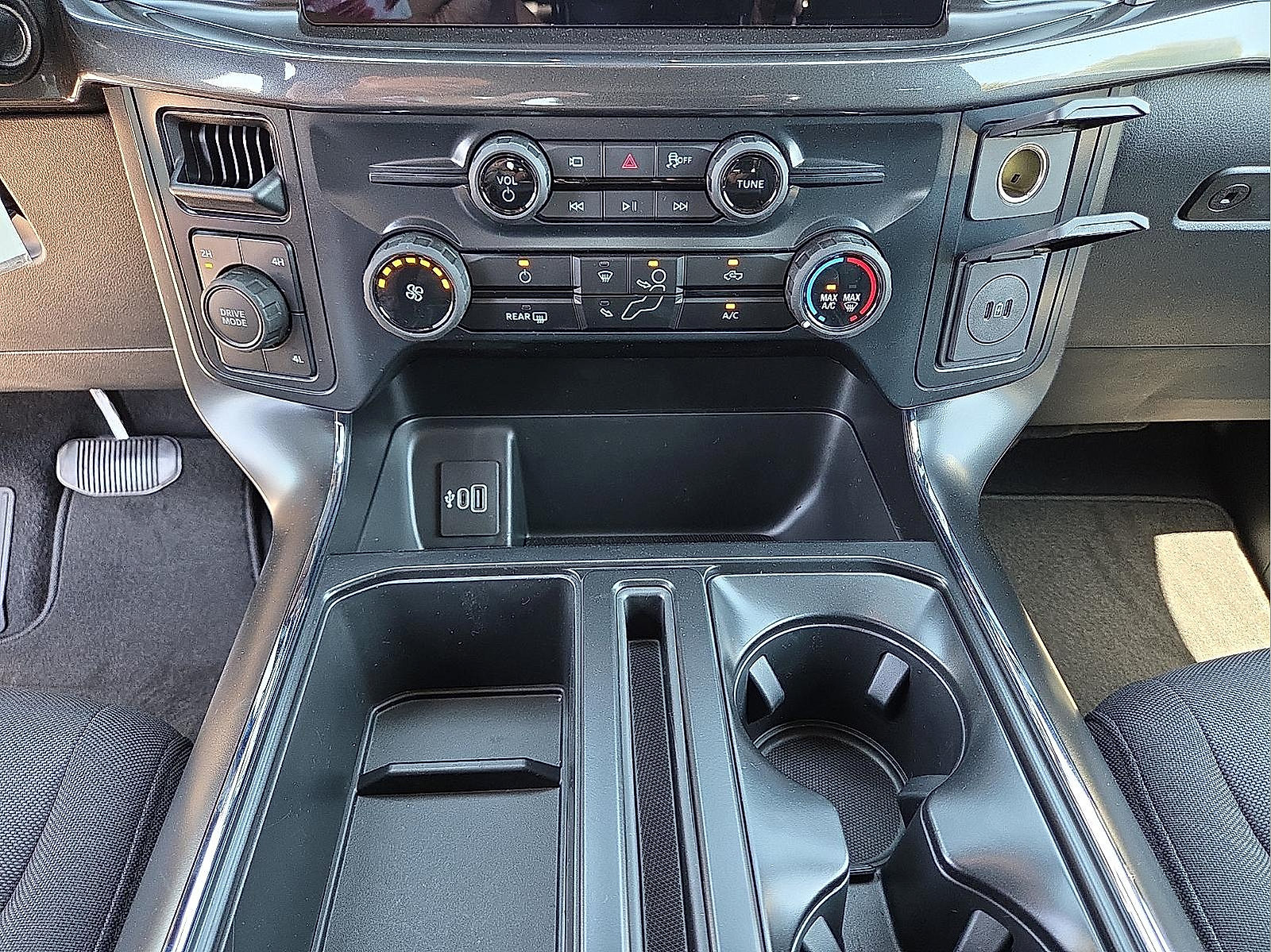 New 2026 Ford F150 STX w/ Equipment Group 200A AWD/4WD image 25