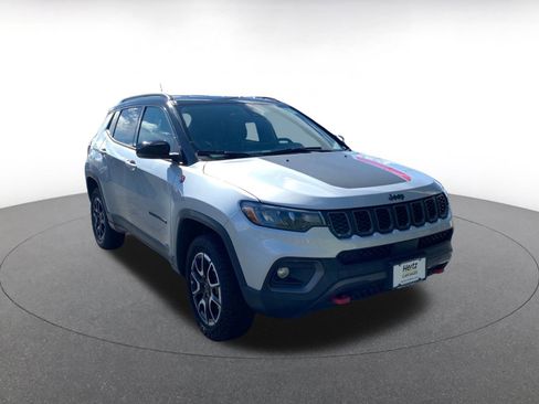 Used 2025 Jeep Compass Trailhawk w/ Trailer Tow Group image 1