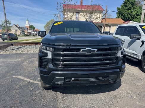 Used 2024 Chevrolet Silverado 1500 High Country w/ Midnight Edition AWD/4WD image 2