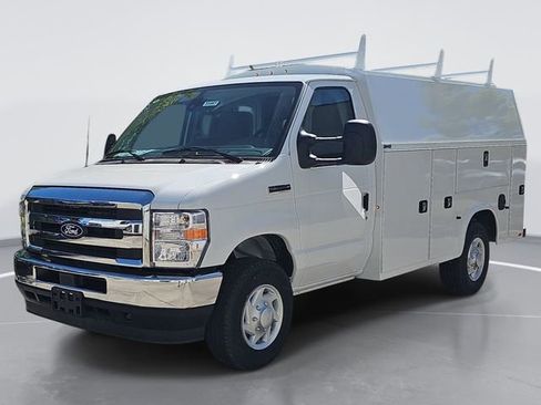 New 2026 Ford E-350 and Econoline 350 Super Duty w/ Power Equipment Group RWD image 3
