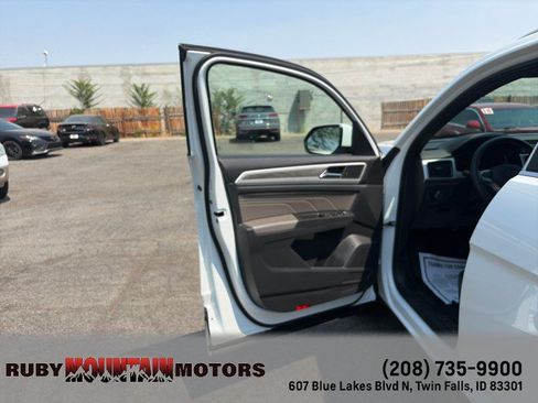 Used 2022 Volkswagen Atlas Cross Sport SE AWD/4WD image 20