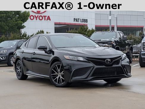 Used 2024 Toyota Camry SE FWD image 2