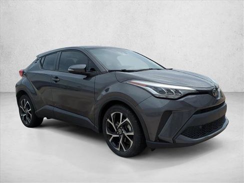 Used 2022 Toyota C-HR XLE FWD image 3