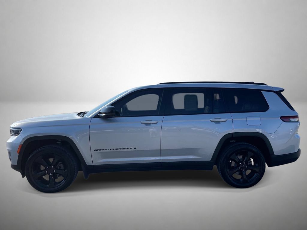 Used 2024 Jeep Grand Cherokee L Limited w/ Black Appearance Package RWD image 6