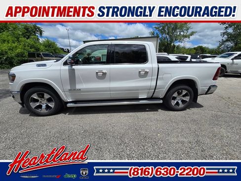 Used 2019 RAM 1500 Laramie AWD/4WD image 3