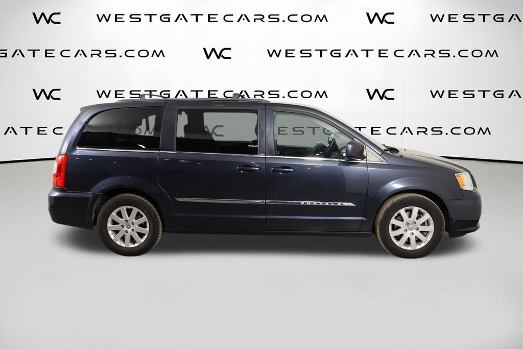 Used 2014 Chrysler Town & Country Touring FWD image 40