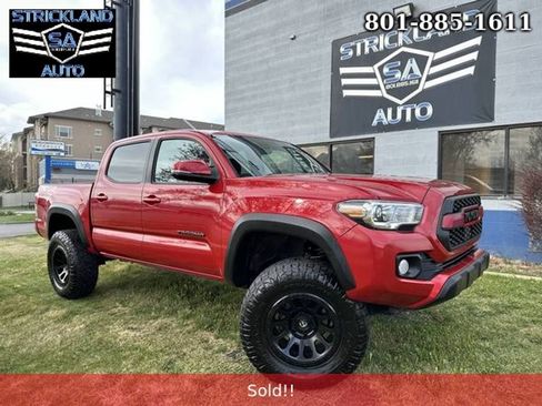 Used 2022 Toyota Tacoma TRD Off-Road w/ Technology Package AWD/4WD image 1