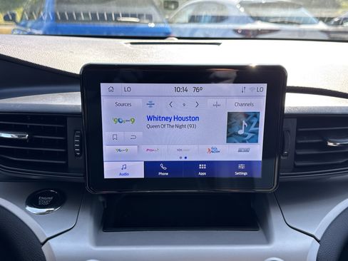 Used 2022 Ford Explorer XLT image 18