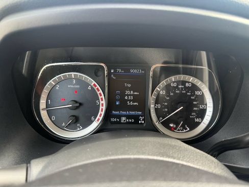 Used 2019 Nissan Titan PRO-4X w/ Pro-4x Utility Package AWD/4WD image 10