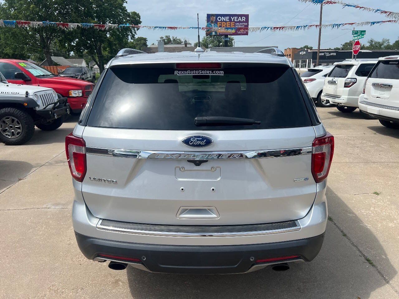 Used 2018 Ford Explorer Limited w/ Equipment Group 301A AWD/4WD image 7