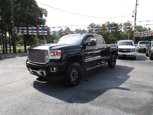 Used 2016 GMC Sierra 2500 Denali w/ Duramax Plus Package AWD/4WD image 3