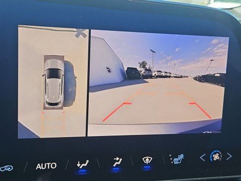 Used 2024 Chevrolet Equinox EV RS FWD image 14