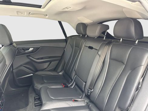 Used 2019 Audi Q8 Premium Plus w/ Premium Plus AWD/4WD image 37