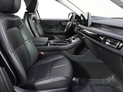 New 2026 Lincoln Aviator AWD image 16