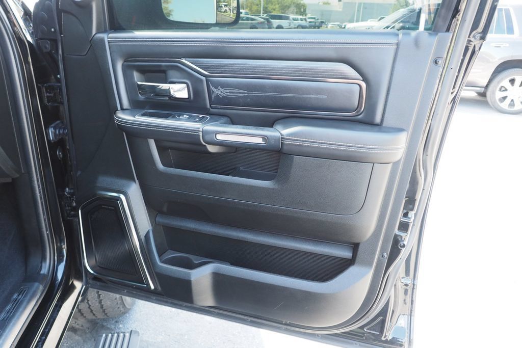 Used 2022 RAM 2500 Limited AWD/4WD image 22