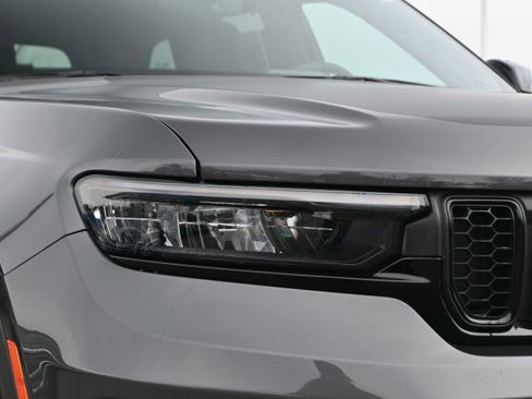 Used 2023 Jeep Grand Cherokee Trailhawk w/ Luxury Tech Group III image 26