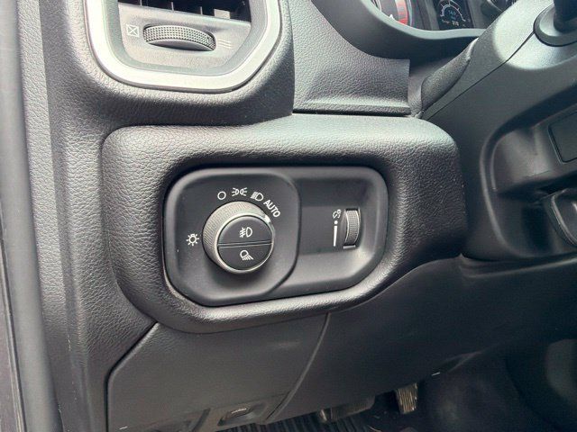 Used 2024 RAM 3500 Big Horn w/ Sport Appearance Package AWD/4WD image 21