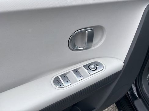 Used 2024 Hyundai Ioniq 5 SEL image 18