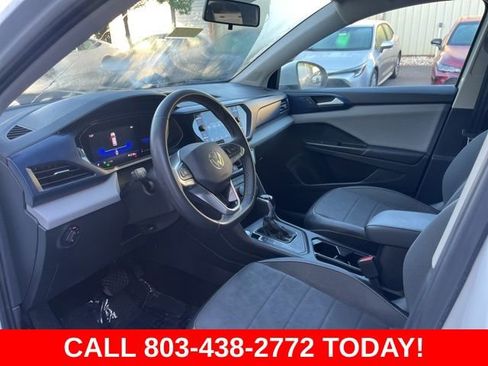 Used 2022 Volkswagen Taos SE FWD image 6