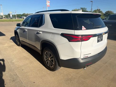 Used 2023 Chevrolet Traverse LT FWD image 4