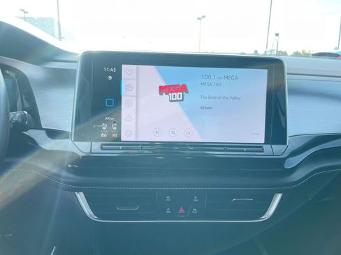 Used 2025 Volkswagen Atlas Cross Sport SE image 21