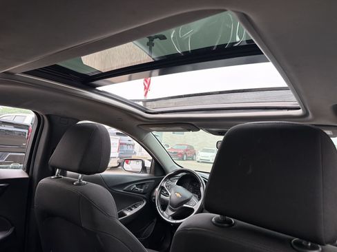Used 2020 Chevrolet Malibu LT FWD image 25