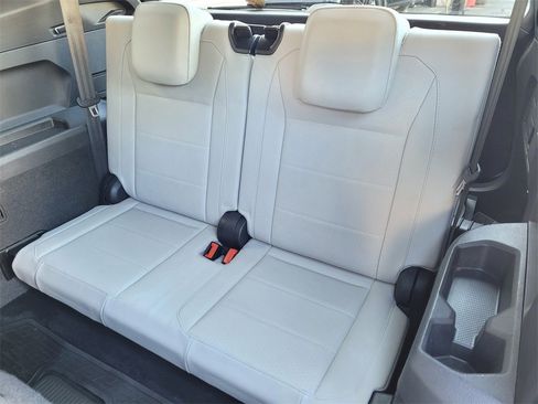 Used 2020 Volkswagen Tiguan SE R-Line image 13