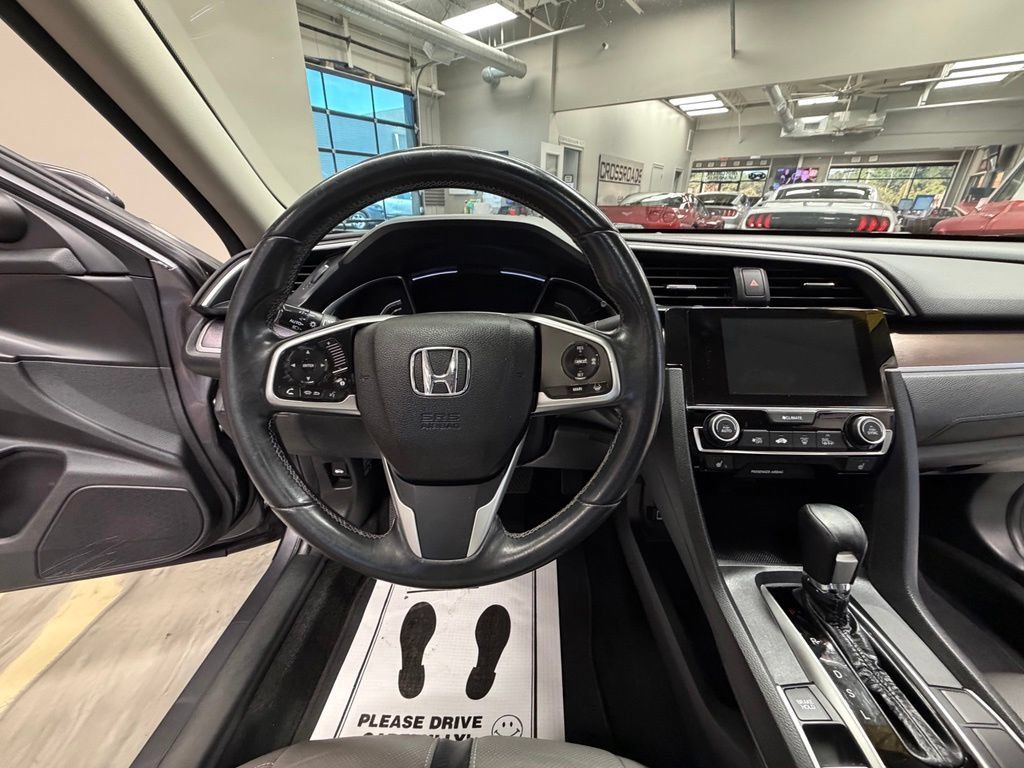 Used 2018 Honda Civic Touring image 11