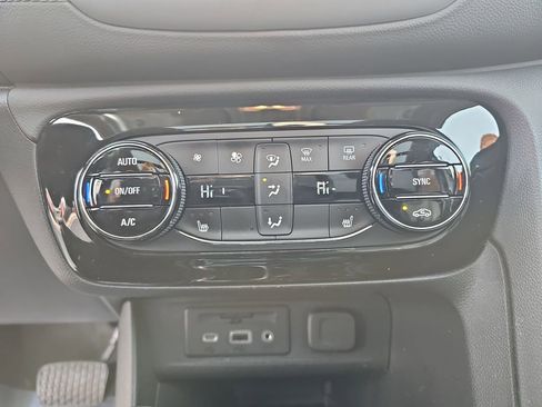 Used 2022 Buick Encore GX Essence w/ Advanced Technology Package image 21