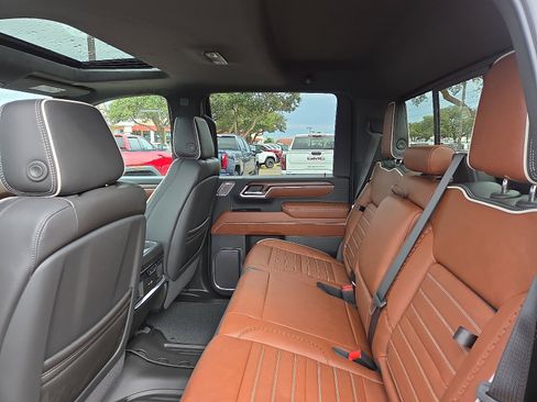 New 2026 GMC Sierra 2500 Denali Ultimate image 7