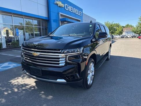 Used 2021 Chevrolet Suburban High Country AWD/4WD image 2