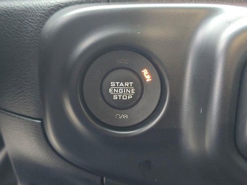 Used 2022 Jeep Wrangler Unlimited Rubicon w/ LED Lighting Group AWD/4WD image 33