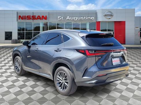 Used 2025 Lexus NX 250 FWD w/ Towing Package (2000 Lbs) image 4