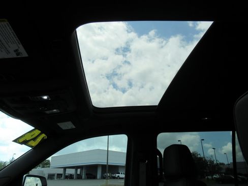 Used 2024 GMC Yukon XL Denali RWD image 16