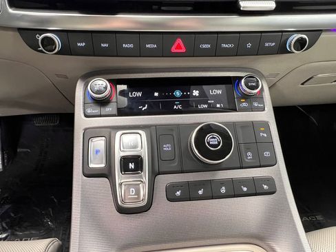 Used 2025 Hyundai Palisade Calligraphy FWD image 10