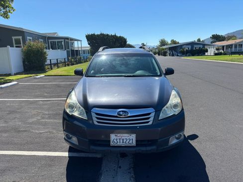Used 2011 Subaru Outback 2.5i Premium AWD/4WD image 7