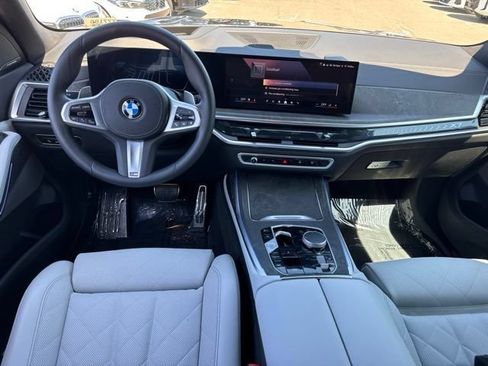 Used 2026 BMW X7 xDrive40i w/ M Sport Package AWD/4WD image 33