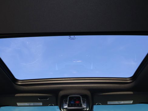 Used 2023 RAM 1500 Laramie image 13