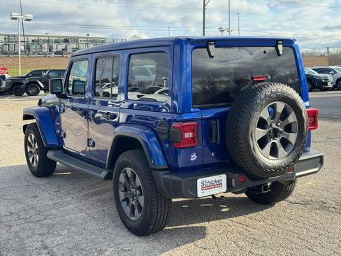 Used 2019 Jeep Wrangler Unlimited Sahara w/ Advanced Safety Group AWD/4WD image 6
