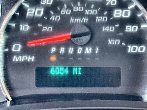 Used 2023 Chevrolet Express 2500 w/ Driver Convenience Package image 12