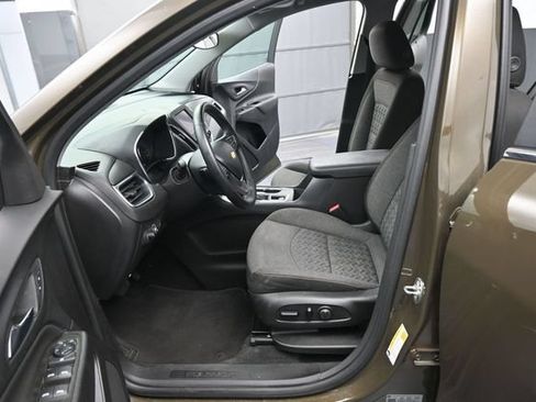 Used 2023 Chevrolet Equinox LT FWD image 9