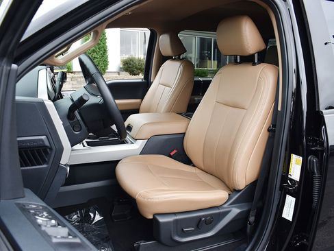 Certified 2022 Ford F250 Lariat w/ Lariat Ultimate Package AWD/4WD image 5