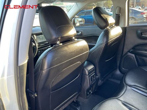 Used 2021 Jeep Compass Latitude image 18