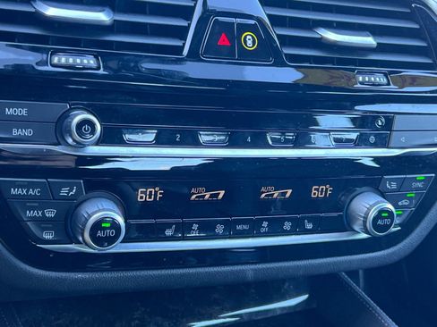 Used 2022 BMW 530e 530e iPerformance w/ M Sport Package image 21