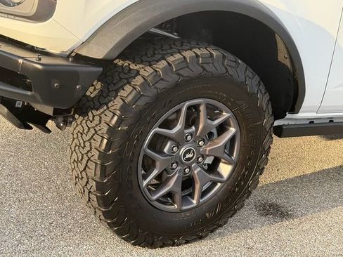 Certified 2025 Ford Bronco Badlands AWD/4WD image 4