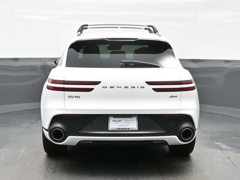 Certified 2023 Genesis GV70 2.5T w/ Sport Prestige Package image 5