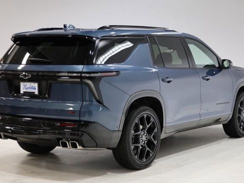Used 2025 Chevrolet Traverse RS w/ LPO, Floor Liner Package FWD image 7