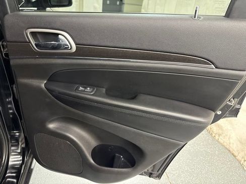 Used 2018 Jeep Grand Cherokee Limited w/ Luxury Group II AWD/4WD image 11